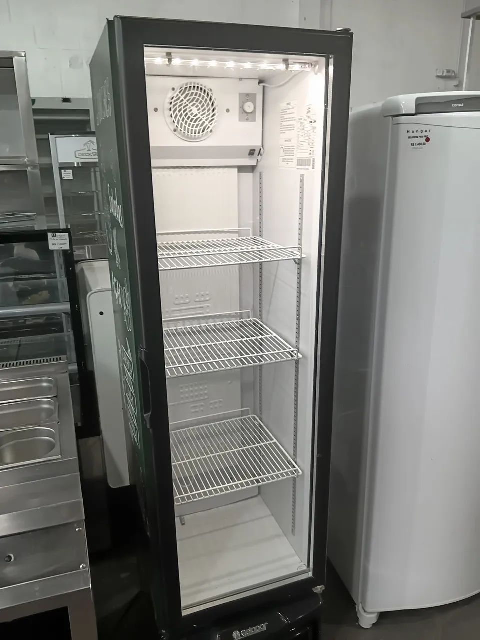 Expositora de bebidas slim 230 litros 