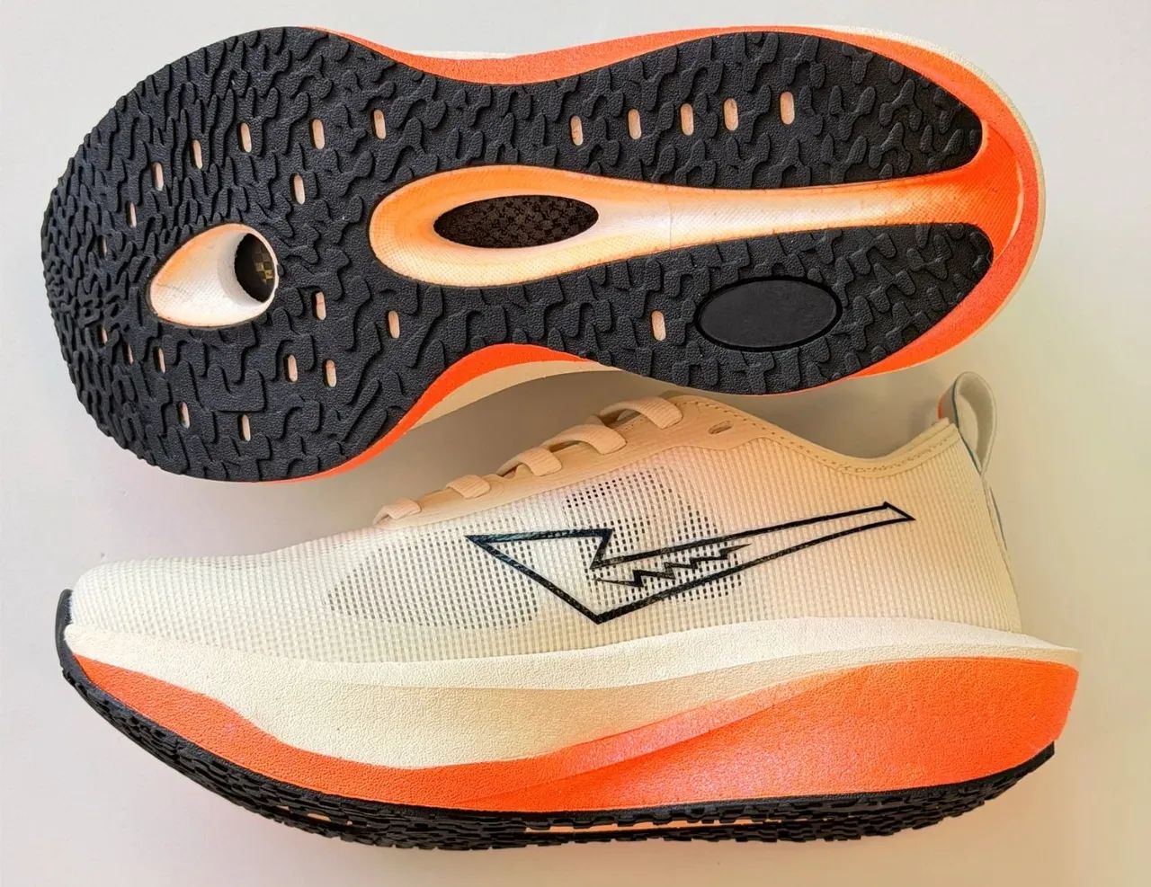 Tênis com placa carbono | Carbon Marathon Chunta