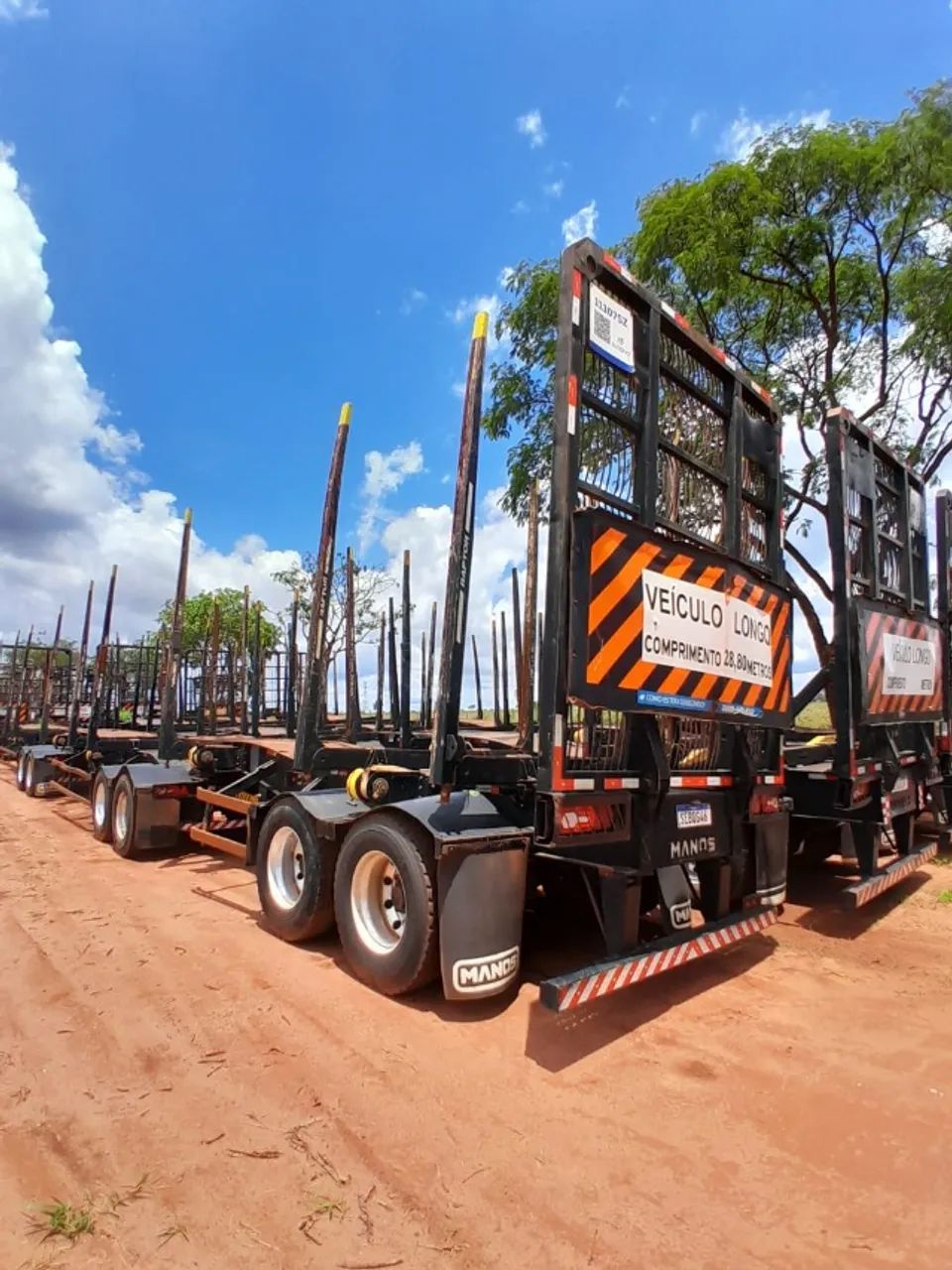 Carreta florestal Tritrem Manos ano 2022 com pneus