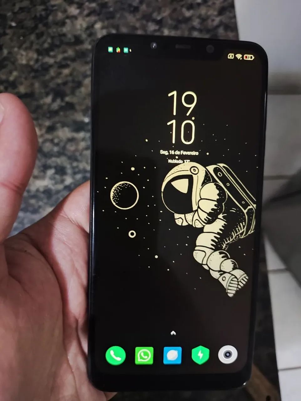 XIAOMI POCOPHONE F1 - Foto 2