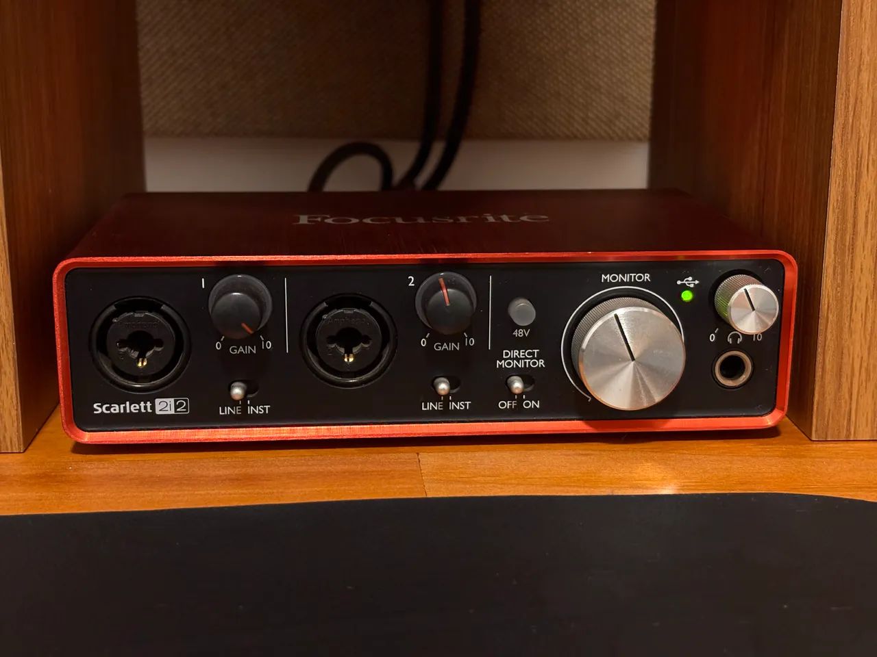 Focusrite Scarlett 2i2 2ª Geração Interface de Áudio USB - Foto 3