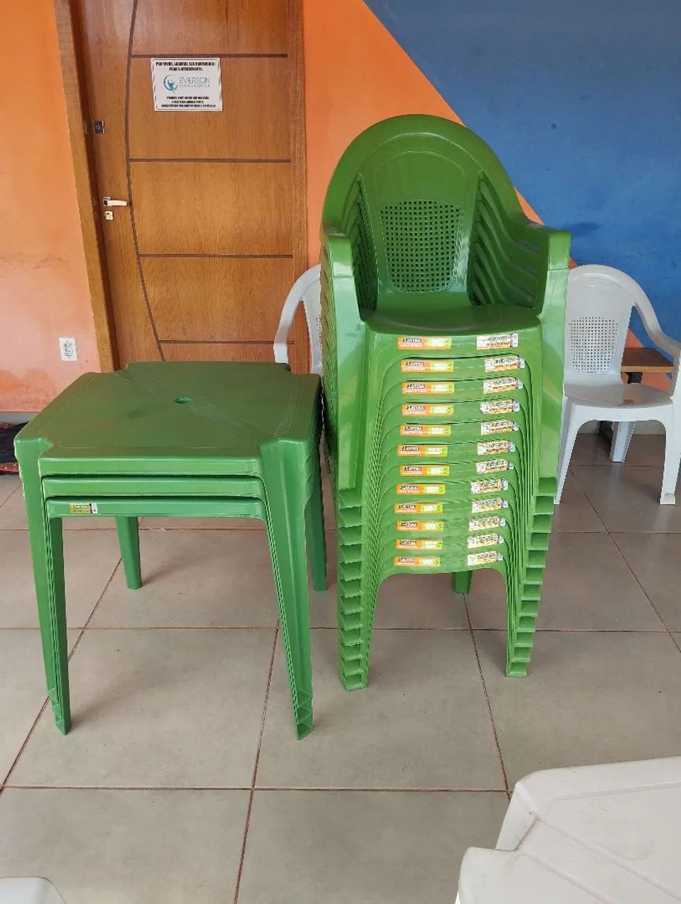 CONJUNTO DE MESAS COM BRAÇOS - Foto 4