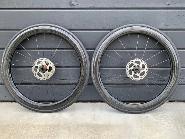 Par de Rodas de Estrada Elitewheels Marvel 50D Carbono - Performance Profissional - Foto 5