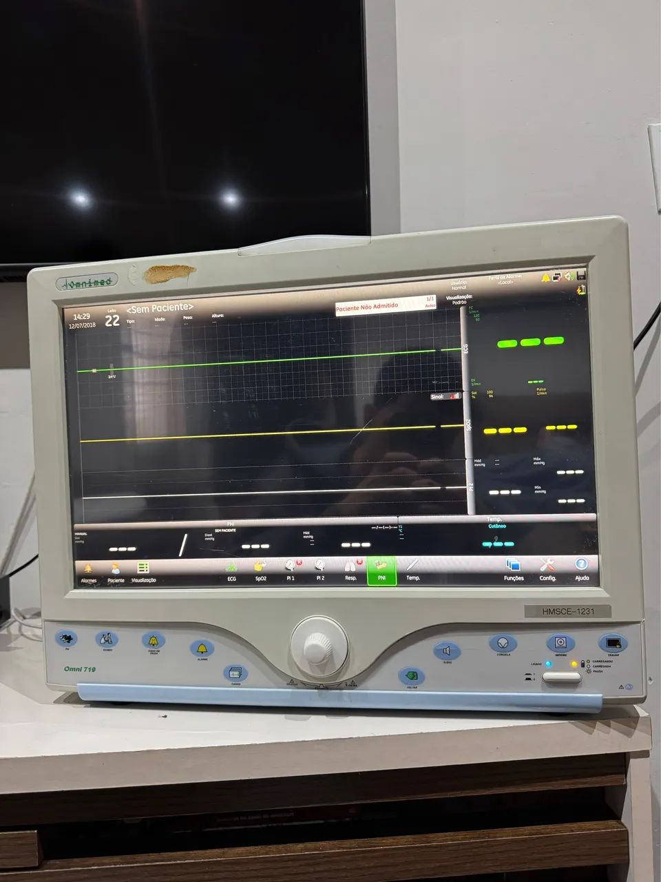 Monitor Multiparamétrico Omni 719, usado e em bom estado de conservação. - Foto 2