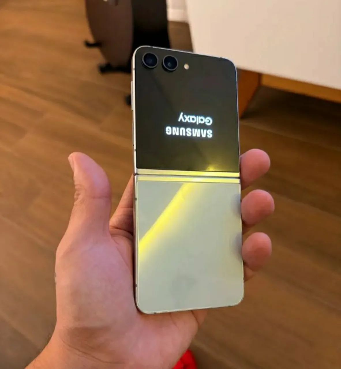 Samsung Z flip 5  500 GB  - Foto 4