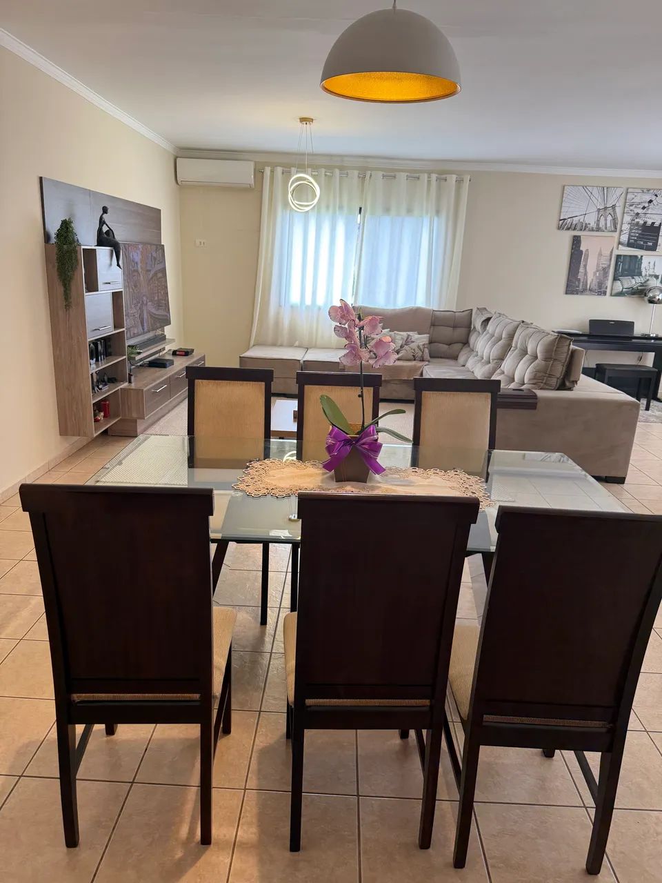 Mesa elegante e atemporal, com seis cadeiras 1,80m x 1,00m - Foto 4