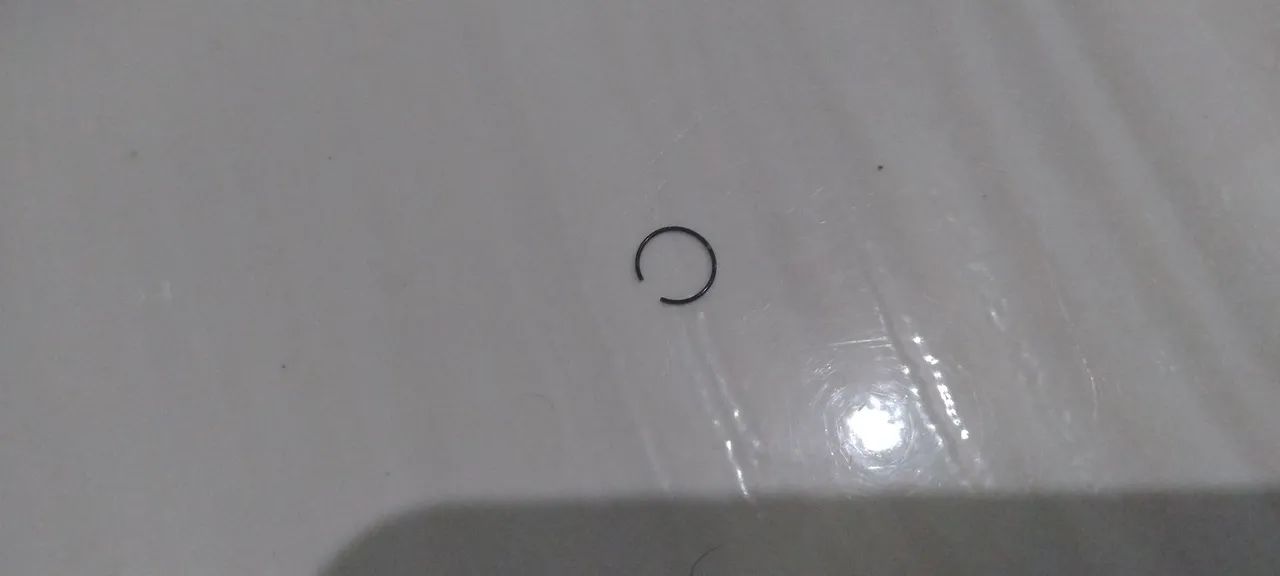 +- 30 piercings de nariz preto não é de inox - Foto 4