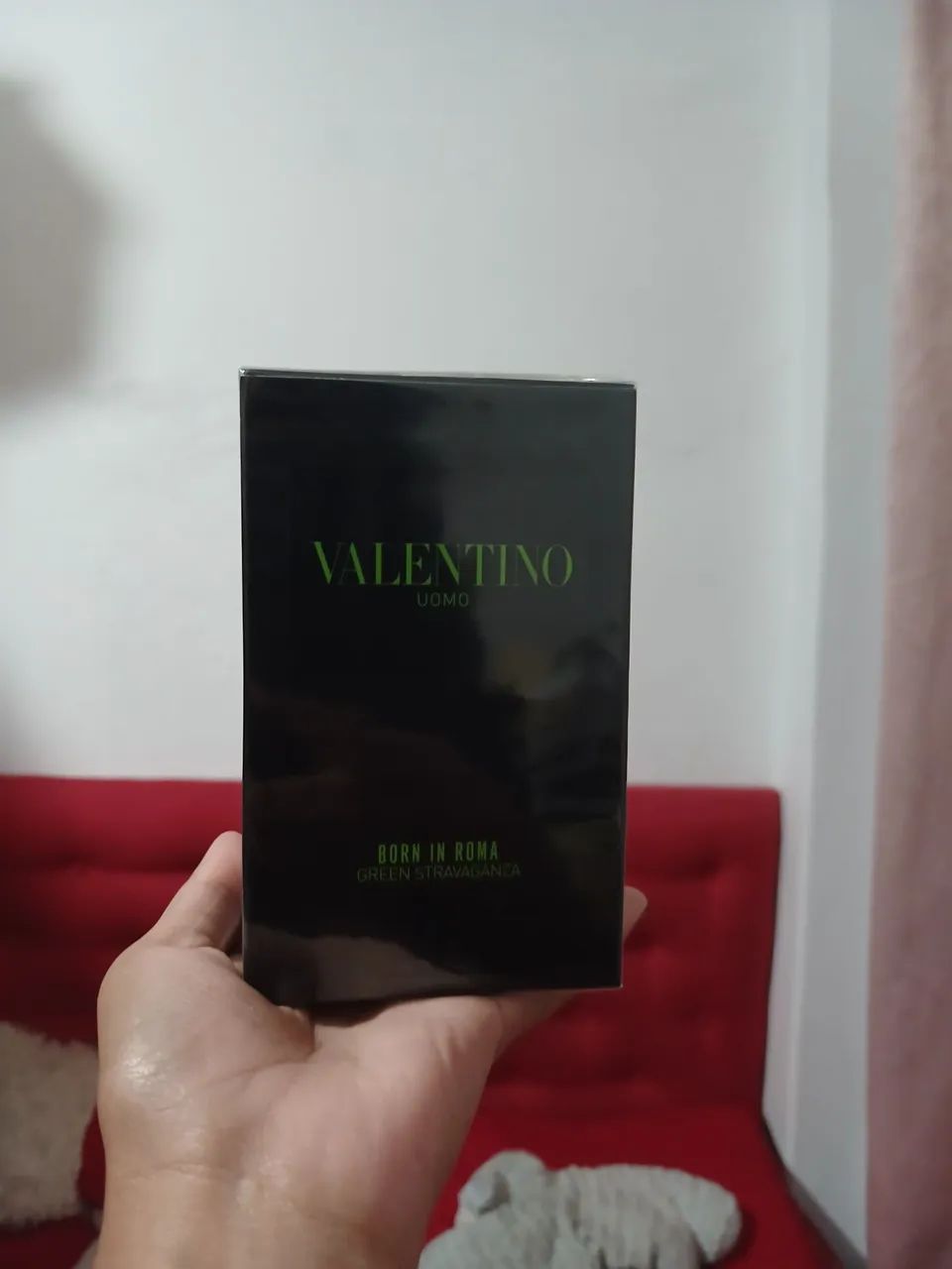 Vendo um perfume da Valentino masculino lacrado 