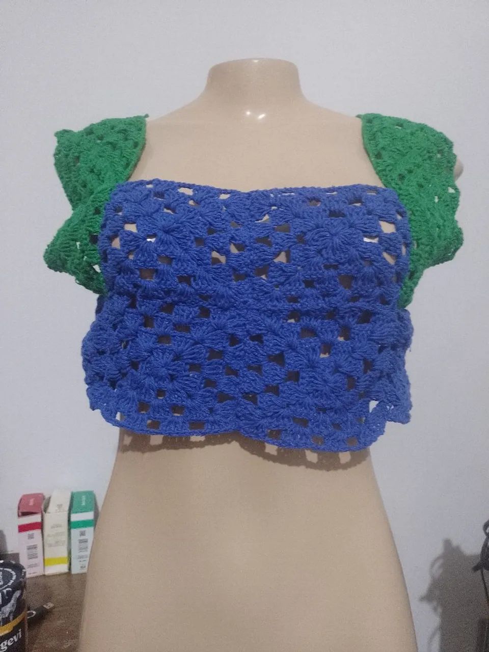 Top verde e azul
