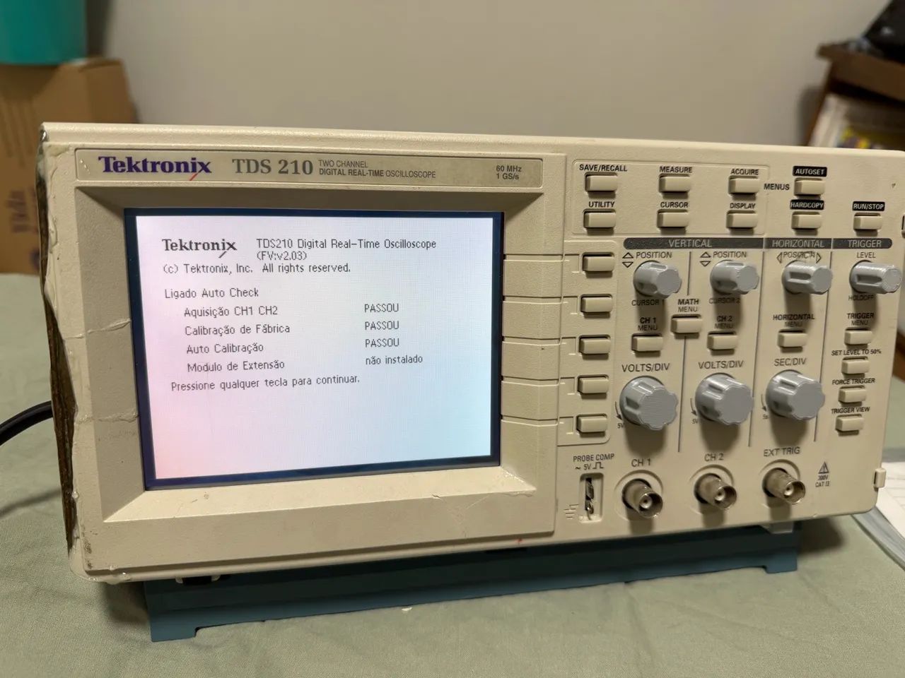 Osciloscópio Tektronix TDS 210 completo - Foto 2