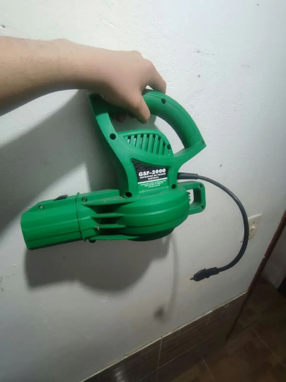 Soprador de folhas elétrico 