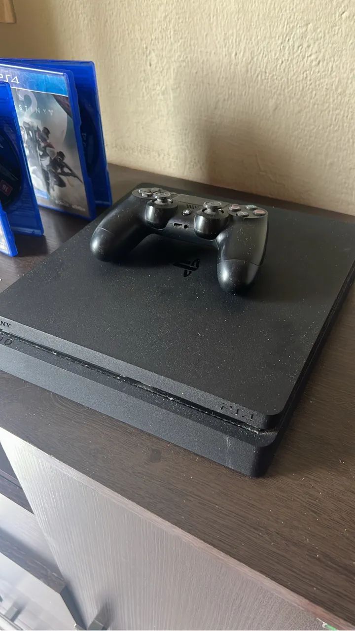 PlayStation 4 slim 1 TB