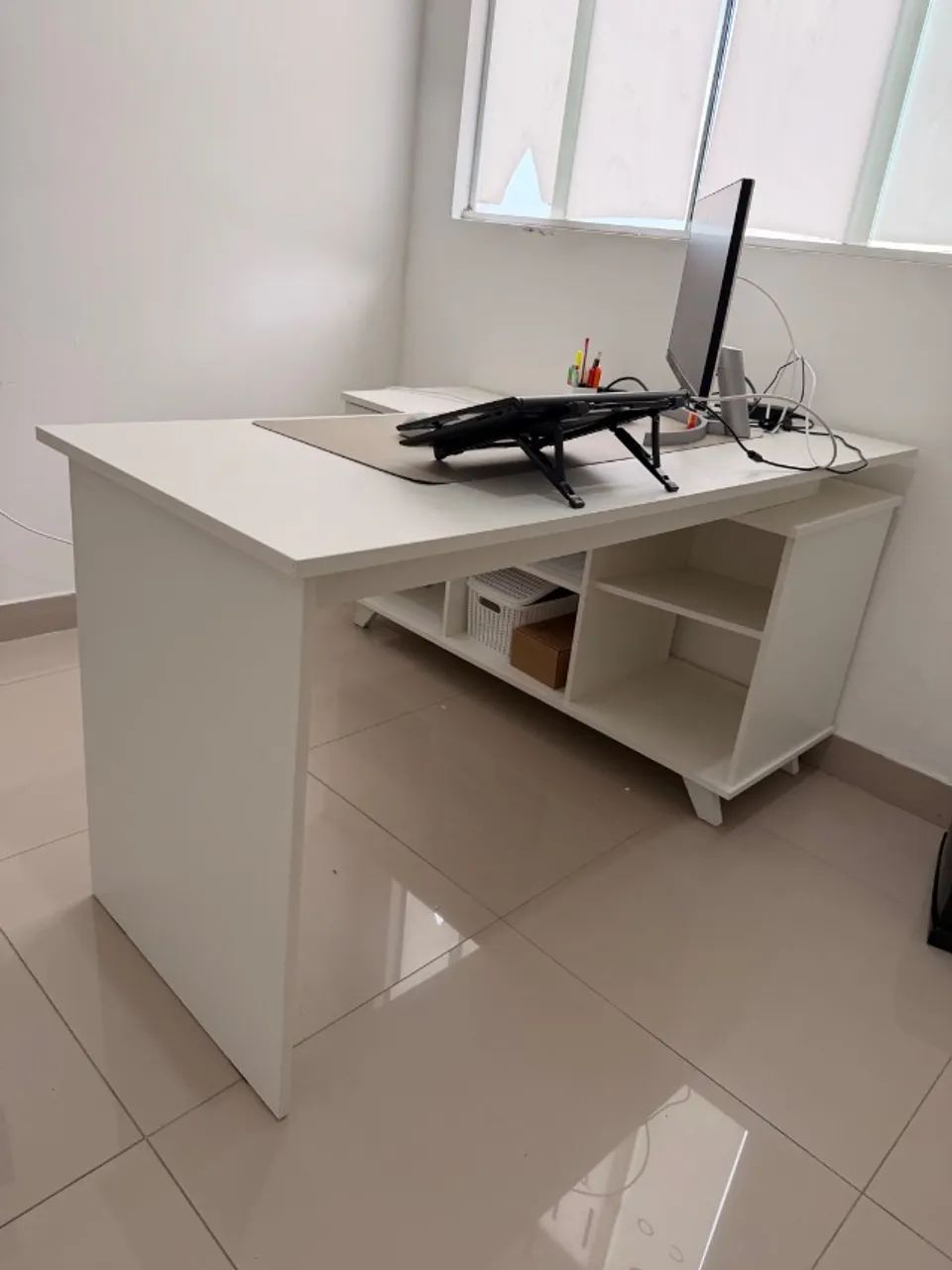 Escrivaninha em L