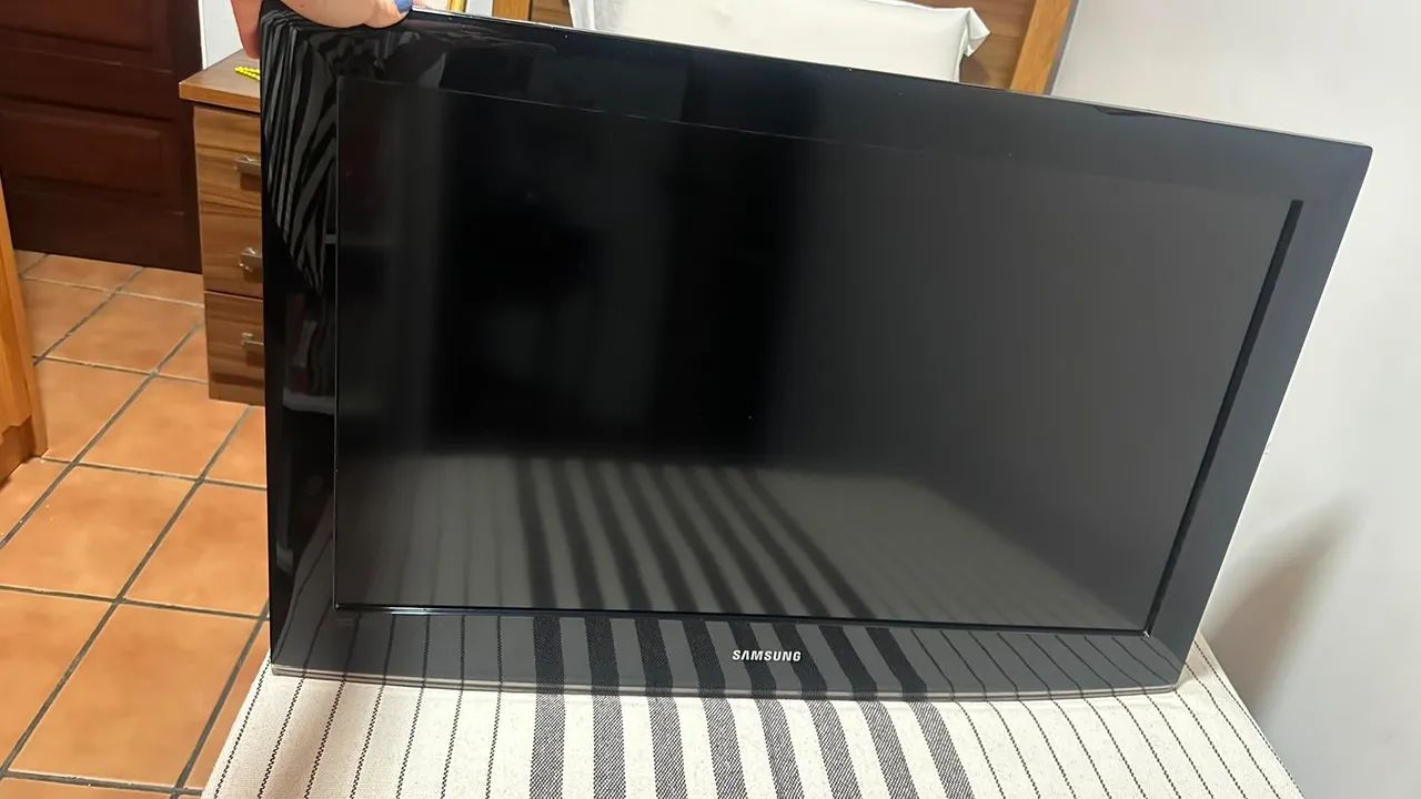 TV Samsung 40 Polegadas LED - Conservada e Funcionando Perfeitamente - Foto 4