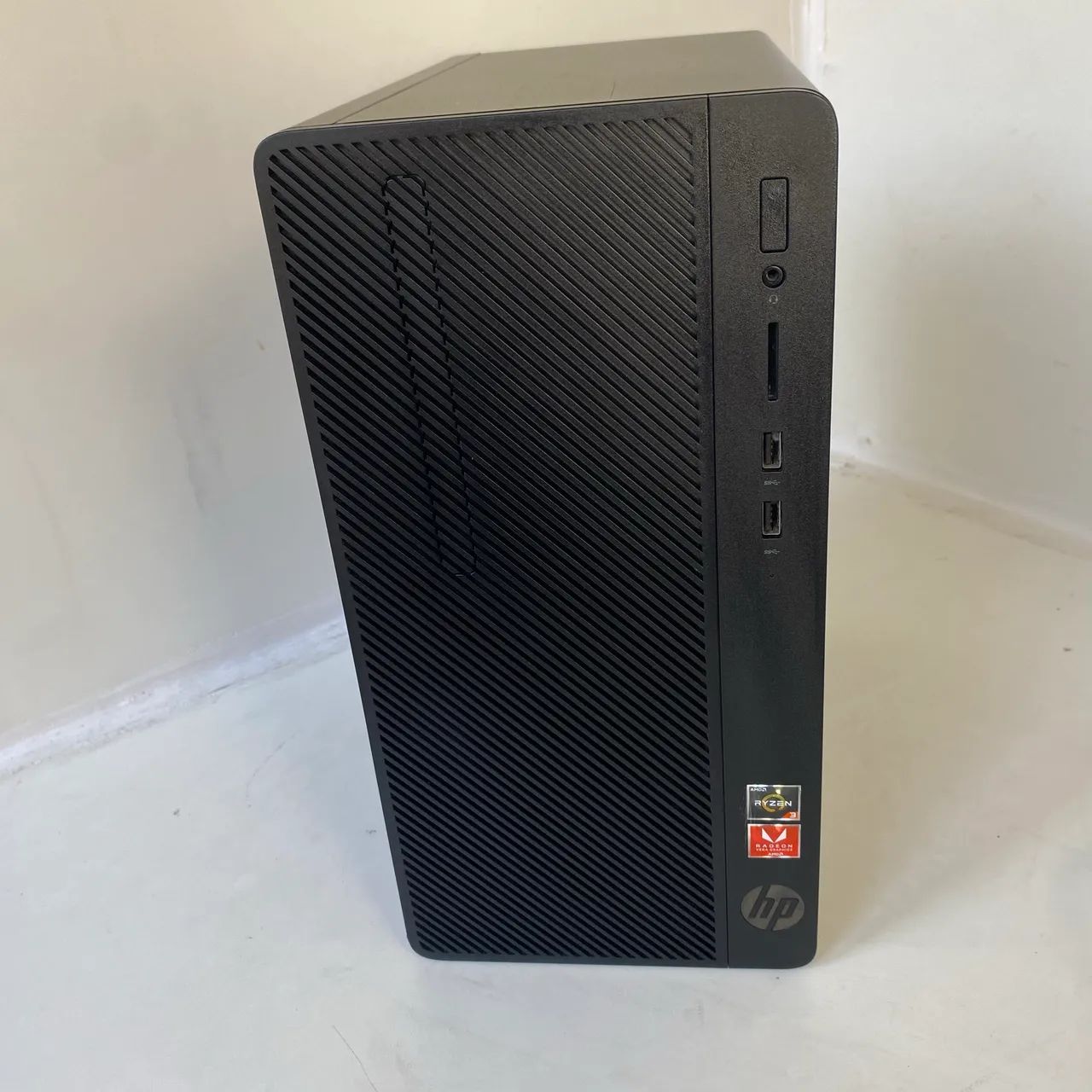 CPU Ryzen 3 Pro 2200G | 8GB RAM | Vega 8 | Windows 11 - Foto 3