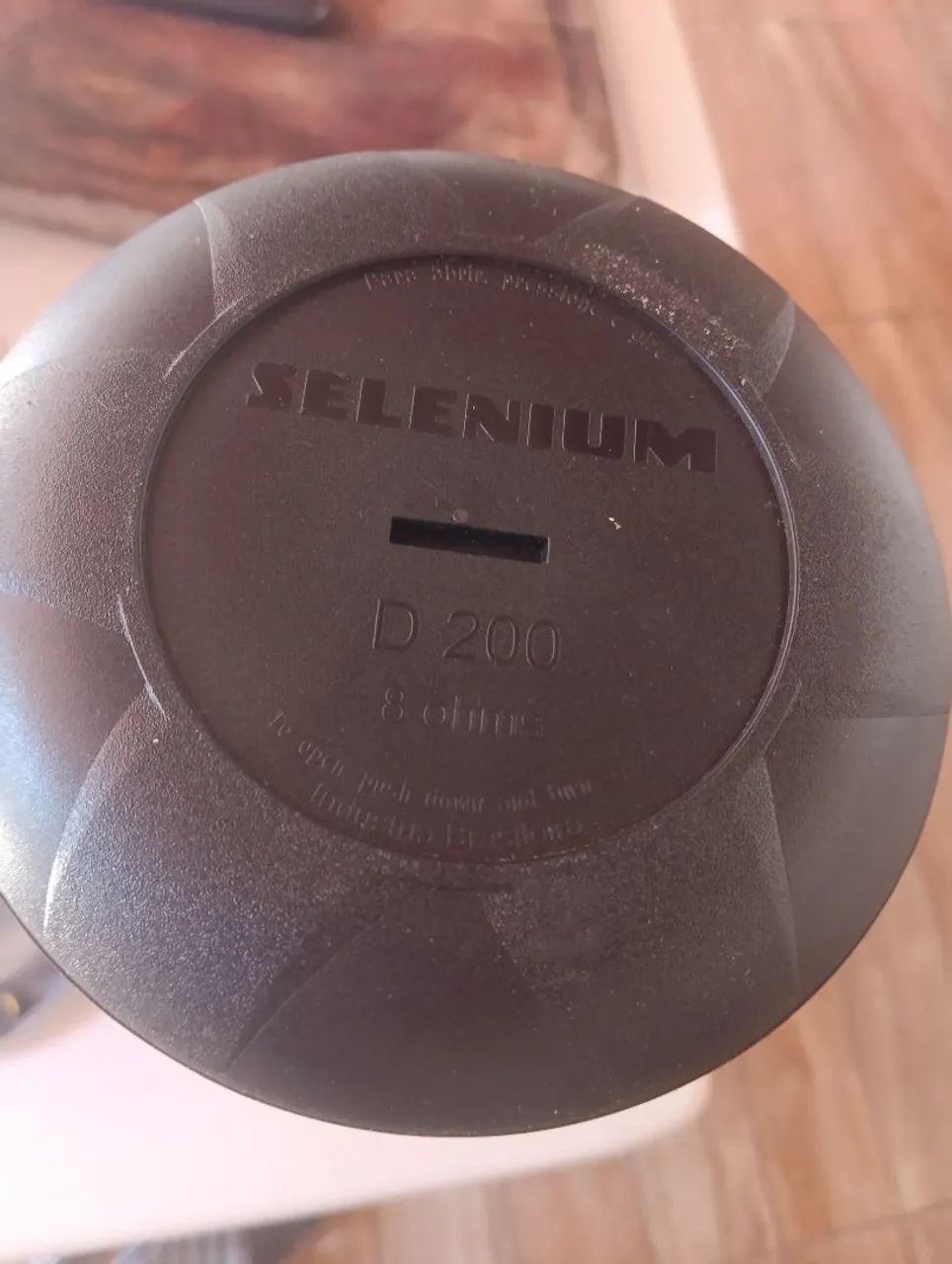 Duas cornetas Selenium. 