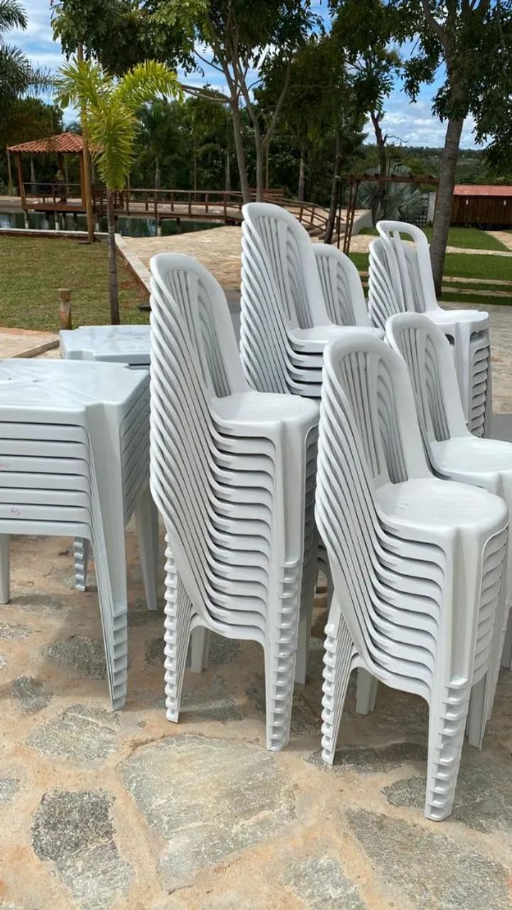 Aluga-se pula pula e jogos de mesas e cadeiras  - Foto 4
