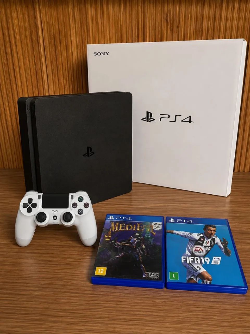 PS4 Slim + 2 Jogos 