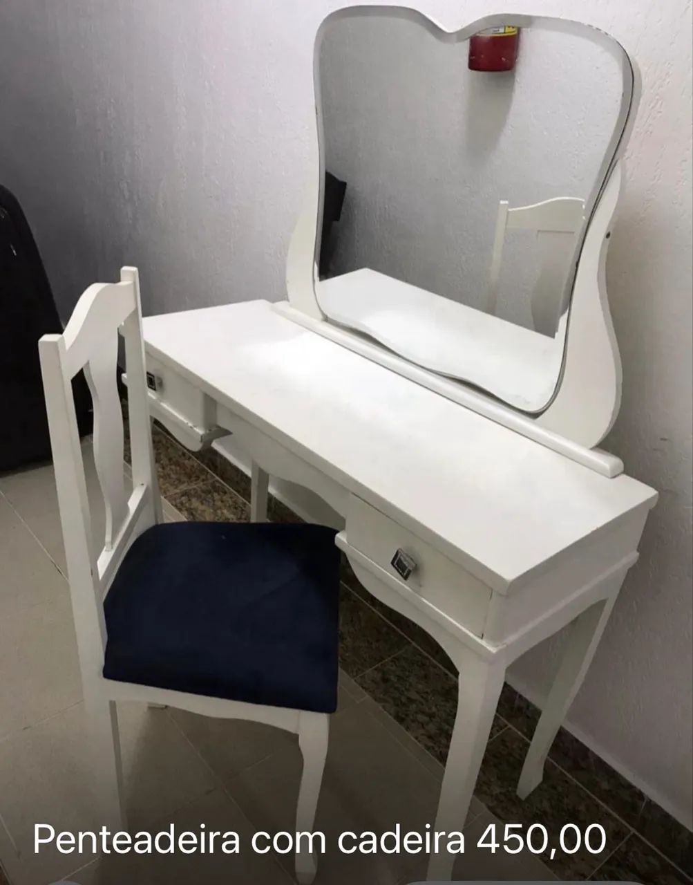 Penteadeira com cadeira 