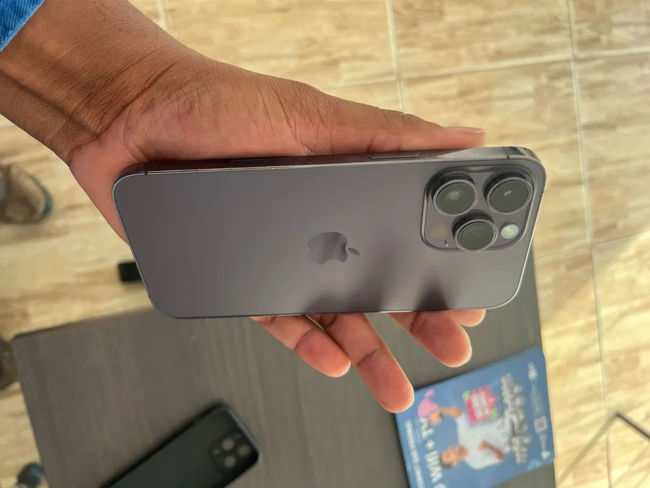 Vendo ou troco pelo 15Pro Max ou 16Pro Max dando a volta. - Foto 2