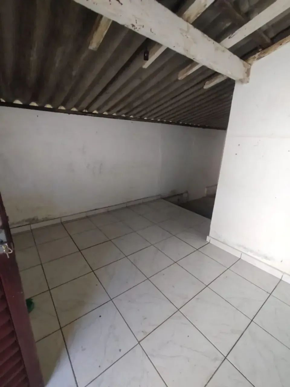 EXCELENTE IMOVEL SITUADO A BEIRA DA DUTRA COM FACIL ACESSO , PODE SER FEITO COMERCIA E RES - Foto 3