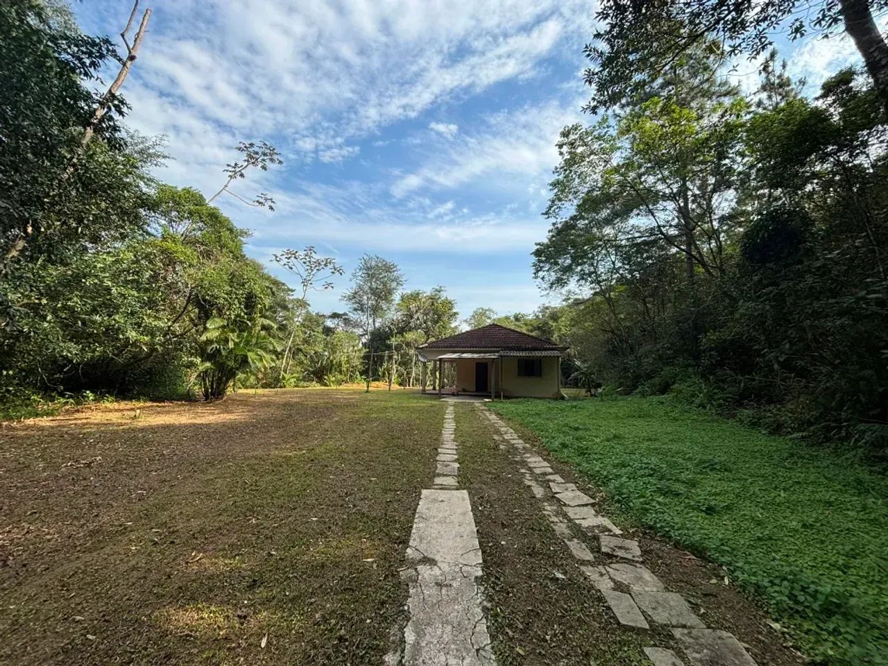 REFÚGIO: CASA LINEAR COM QUINTAL APROX. 2.000M² PRÓXIMO A CACHOEIRAS - Foto 2