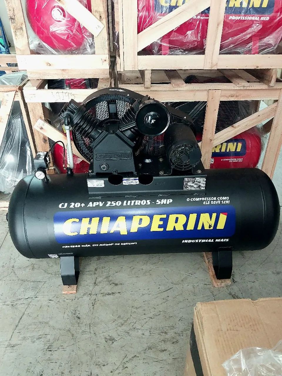 Compressor de ar Chiaperini de 250L 20pcm 5hp Trifásico Industrial (Loja/Nova)