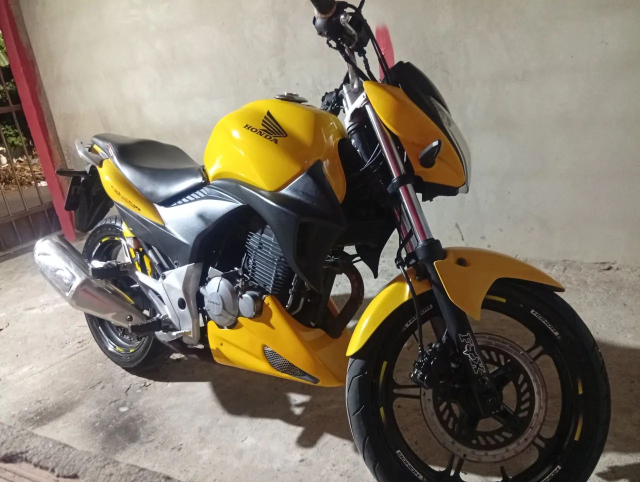 Cb 300 e  - Foto 3
