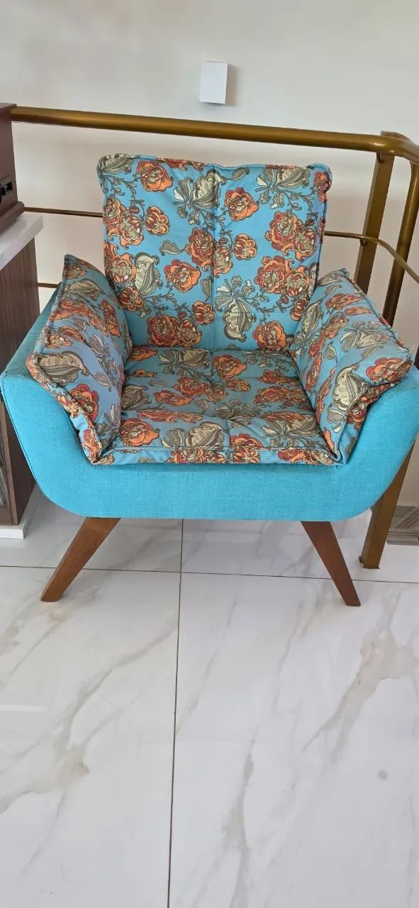 Poltrona decorativa azul