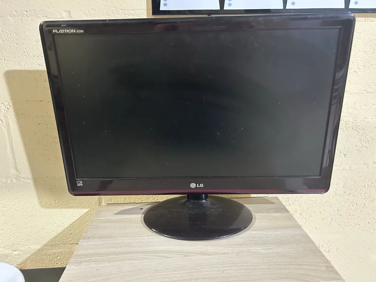 Monitor LG Flatron E2350 23 polegadas Full HD