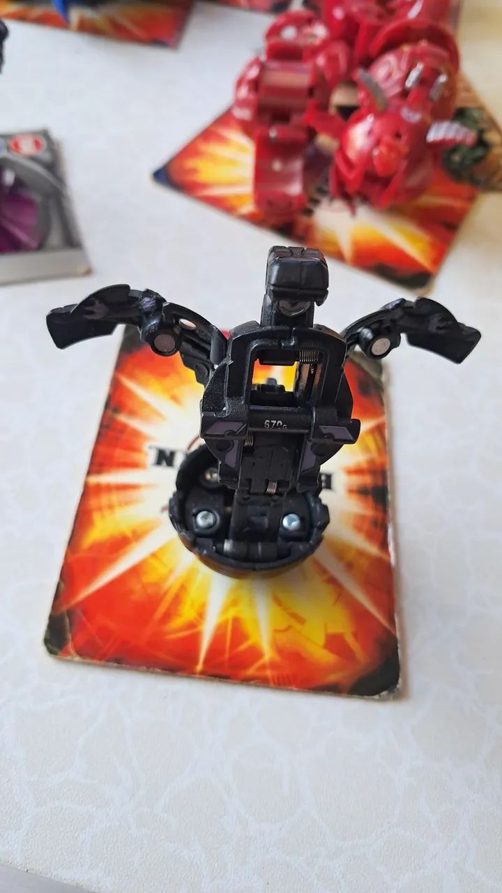 Bakugan Mega Brontes darkus