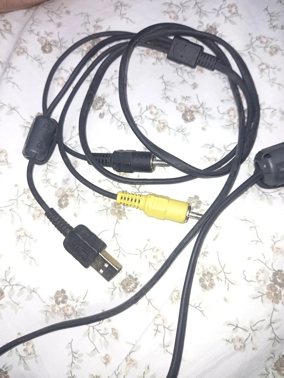 Cabo USB câmera cyber shot usada - Foto 4