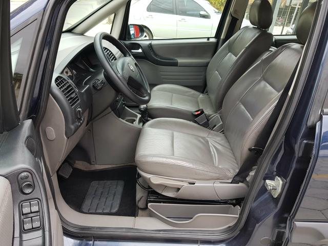 GM Zafira Elite 2005 Automática 2.0 8v Couro Airbag ABS Piloto Automático - Foto 16