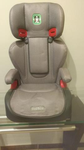 Cadeirinha infantil a 149,00