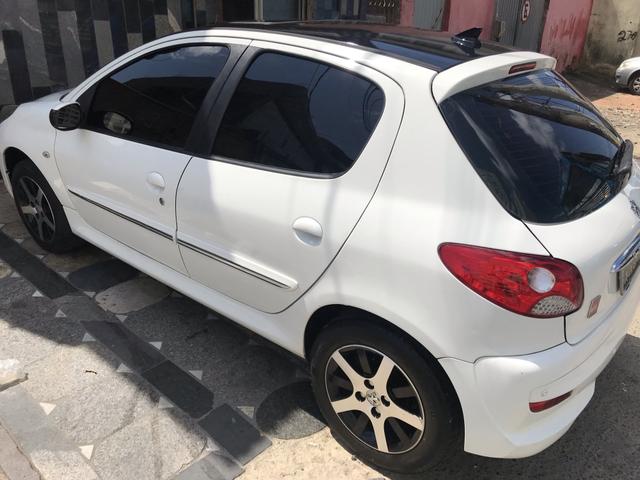 Peugeot 207 Quiksilver teto solar, aro 15, black piano, branco, completo - Foto 5