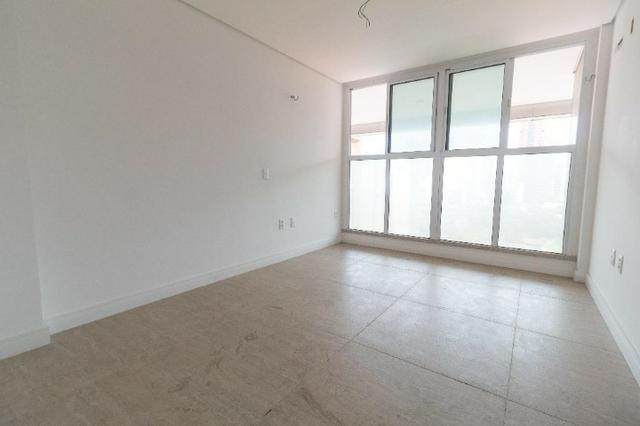 Brisas do Meireles, apartamento duplex com 3 suítes, gabinete, 4 vagas de garagem, - Foto 10