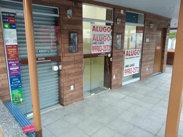 Alugo excelente sala comercial térrea na rua geral da agrônomica - Foto 2