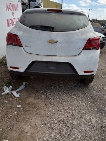 Onix LT 1.4 8v 2018 Sucata para peças DL58 - Foto 2