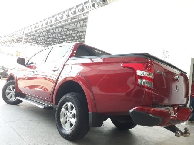 Mitsubish L200 Triton Hpe Sport 2.4 4x4 Cd 16v Tb 2017/2018 Vermelho Blindado - Foto 2