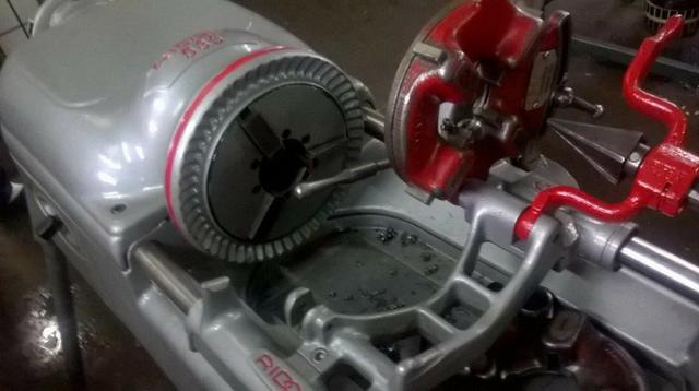 Rosqueadeira Elétrica Mod. 535-T Marca Ridgid, seminova - Foto 5