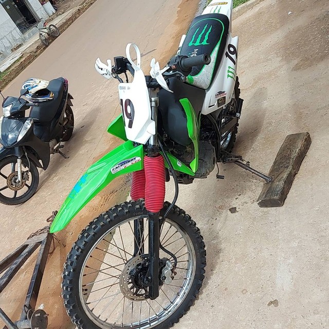 VENDO XTZ PREPARADA PRA TRILHA 160CC