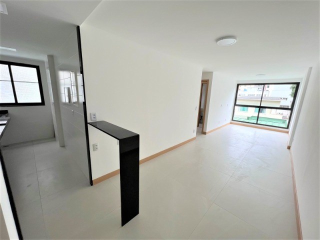 Investimento! Vendo Apto Alugado na Praia do Canto com 65m², 2 Quartos e 2 Vg - R$ 860.000