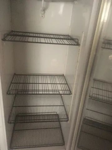 Freezer vertical porta de vidro congelados - Foto 3