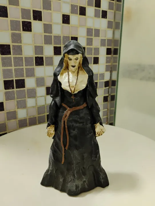 Boneco de Porcelana da Freira - Invocação do mal