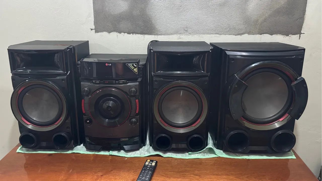 Som LG 1350W 2.1 Canais - 3 Caixas Acústicas