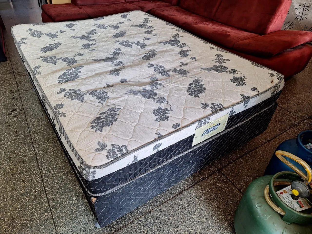 Cama Box Casal com Colchão de molas conservada (((ENTREGO))) - Foto 2