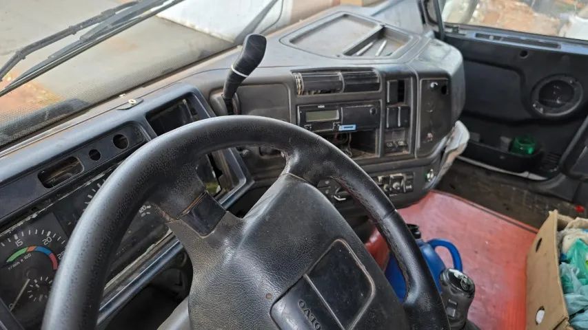 Volvo FH 12 380 ano 2003 trucado 6x2 engatado carreta tanque 2 eixos - Foto 4