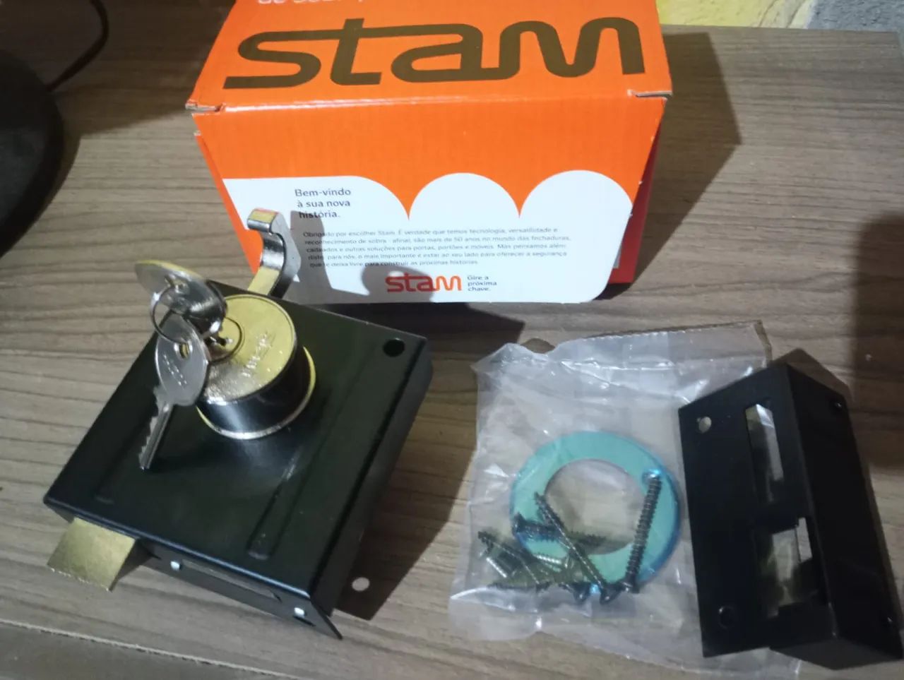 Fechadura de Sobrepor Stam - Nova - Foto 2