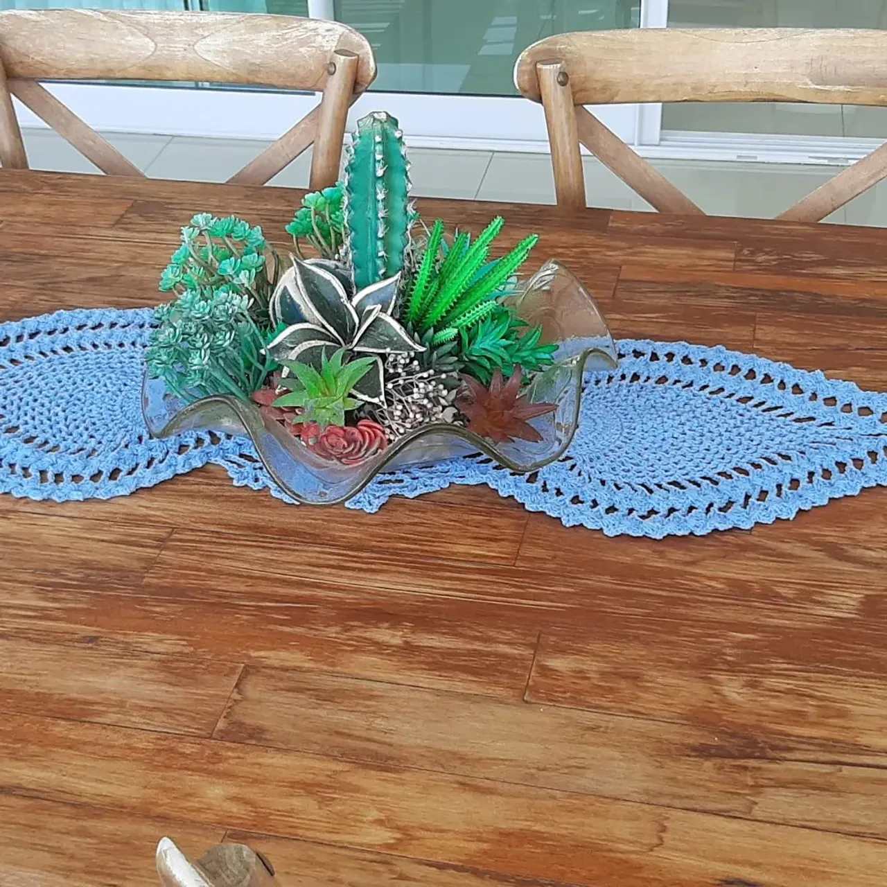 Trilho de mesa em crochê 