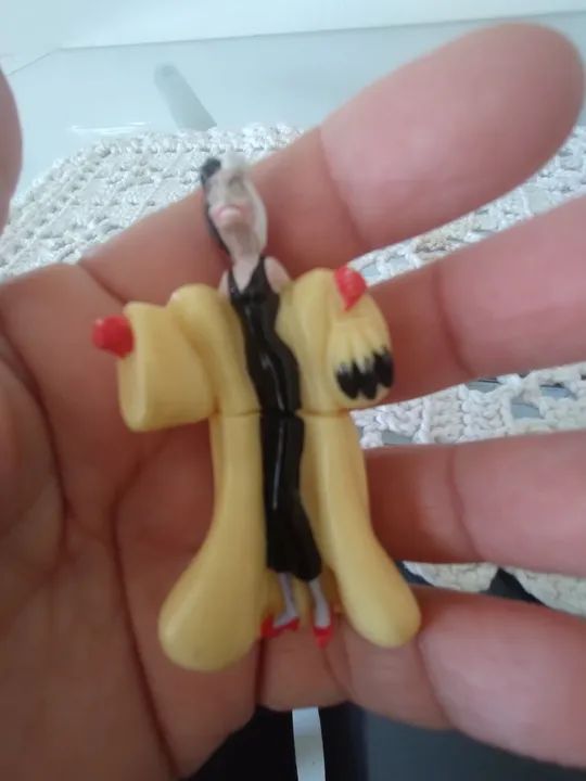 Miniatura Cruela  - Foto 3